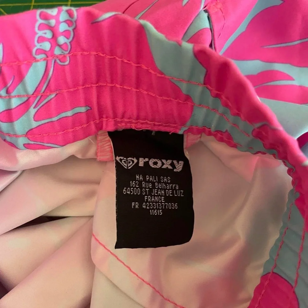 Vintage Y2K pink hibiscus mini skirt 💗 by Roxy - Picture 7 of 7